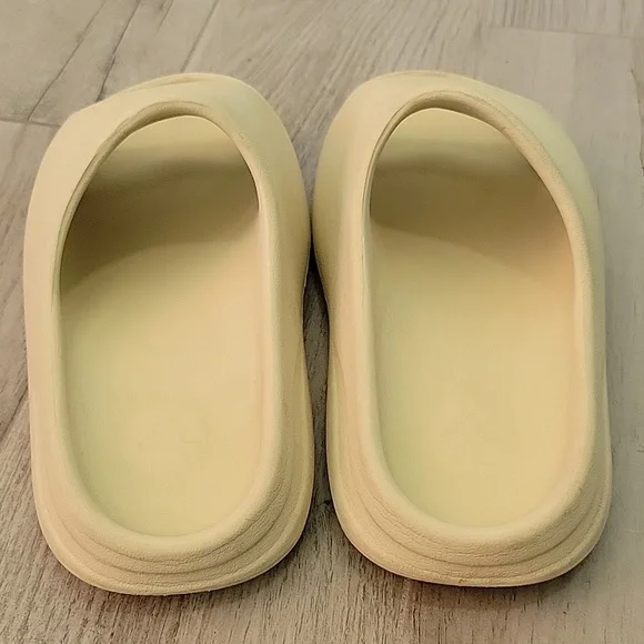 Adidas Yeezy Slide Bone - Picture 5 of 10